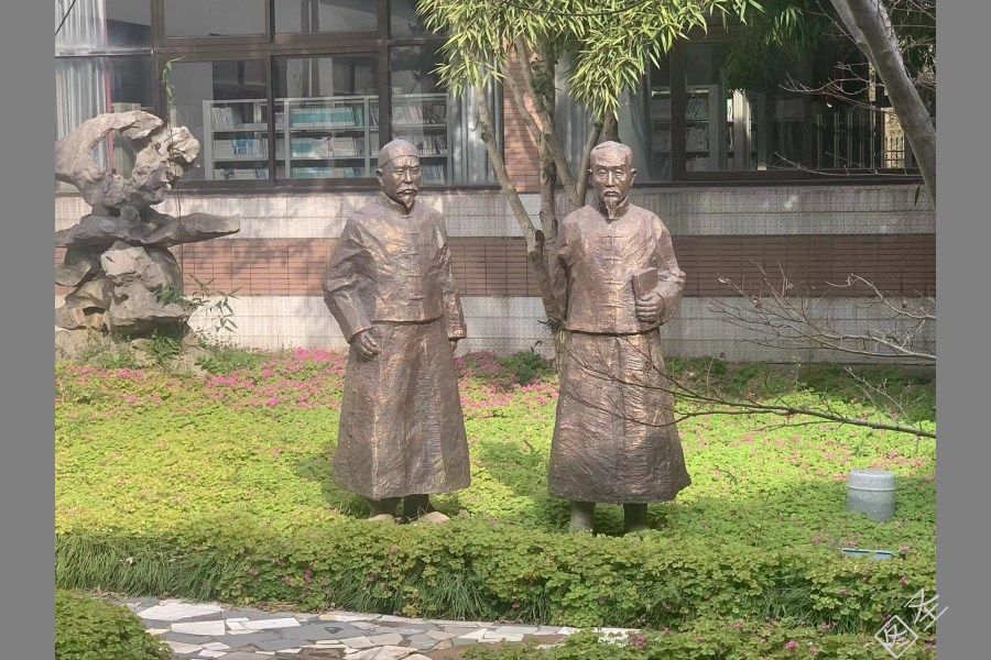 张謇孙儆群雕